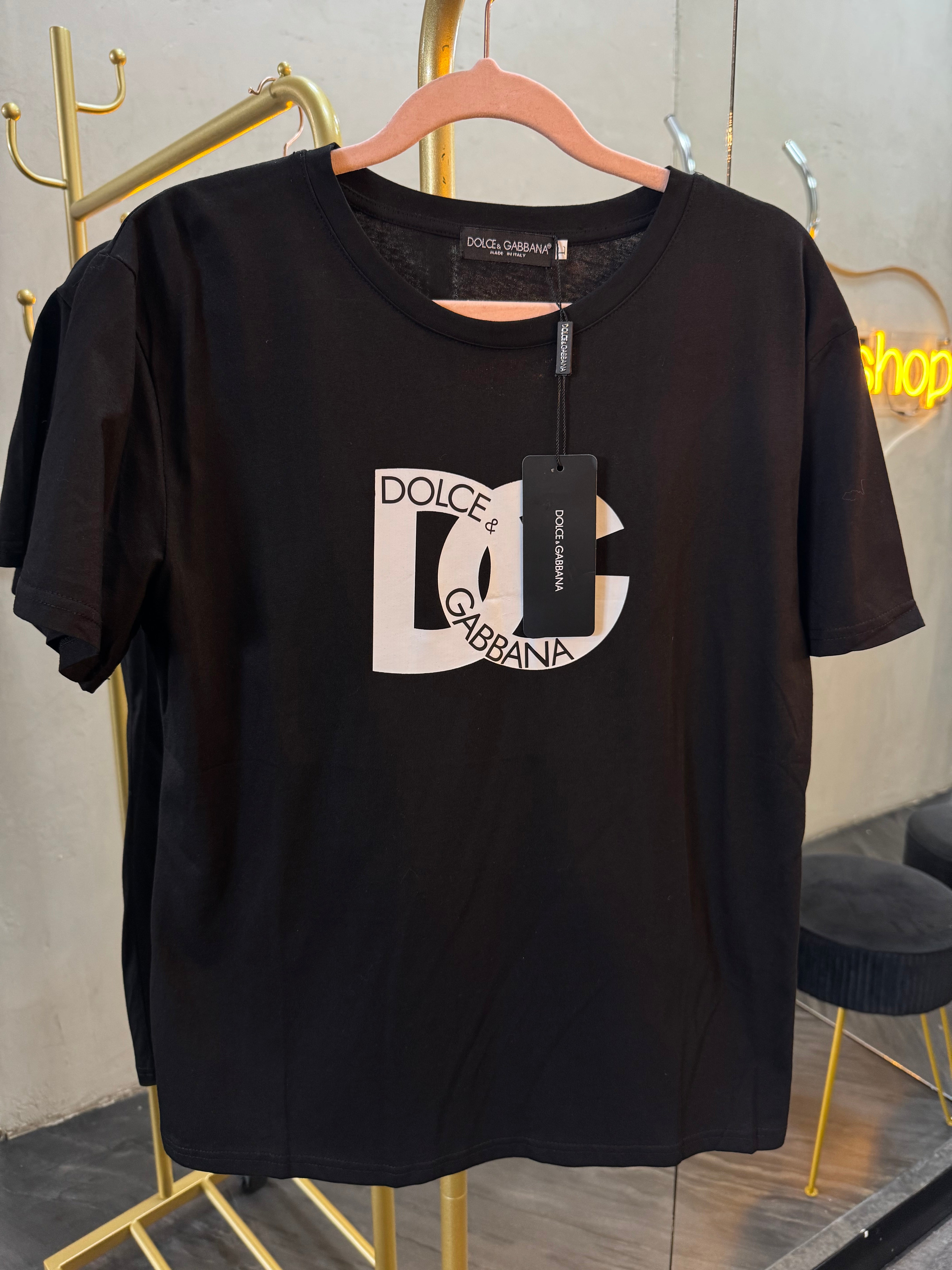 T-SHIRT NEGRA DG-1